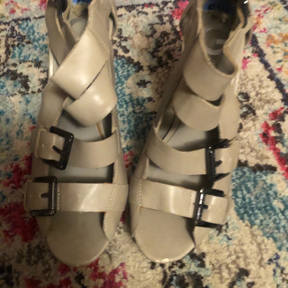Guess Heels - Picture 2 of 4